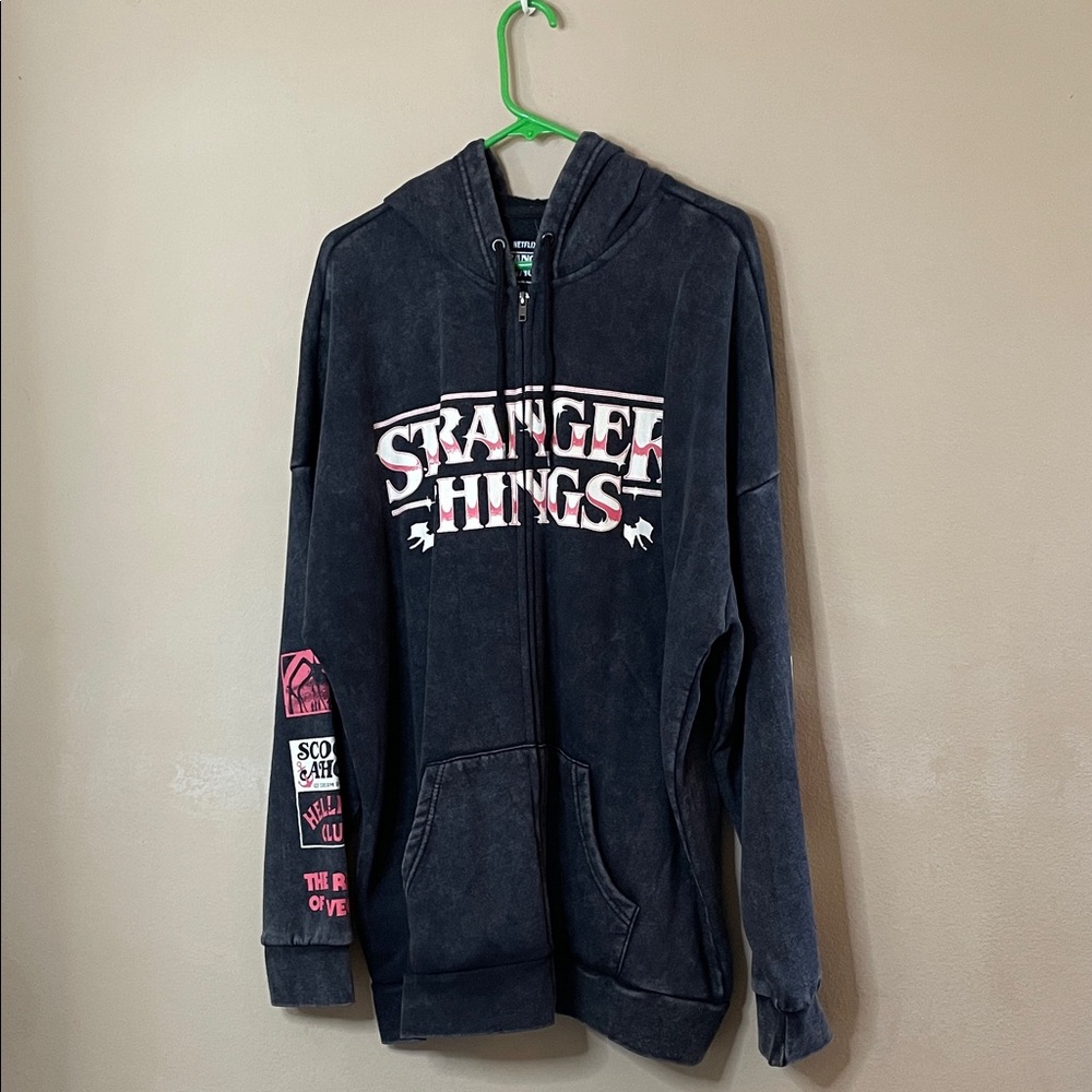 Stranger Things Season 5 Poster Hoodie SZ XL - Picture 5 of 11
